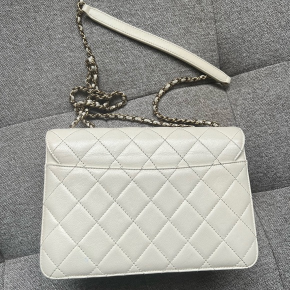 SOLD - Chanel Flap Bag - Picture 3 of 11